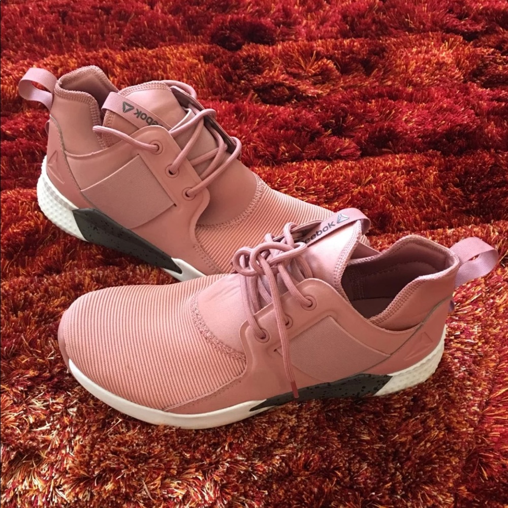 Reebok rose gold woman’s sneakers
